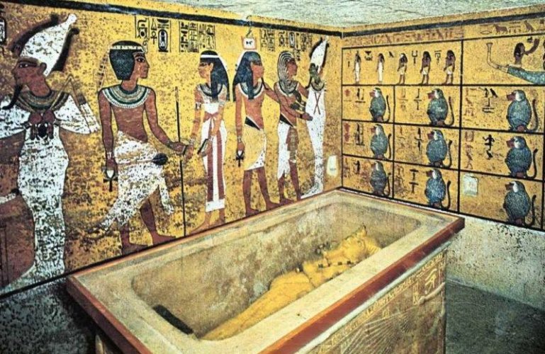 В Бургасе демонстрируют артефакты из гробницы фараона Тутанхамона