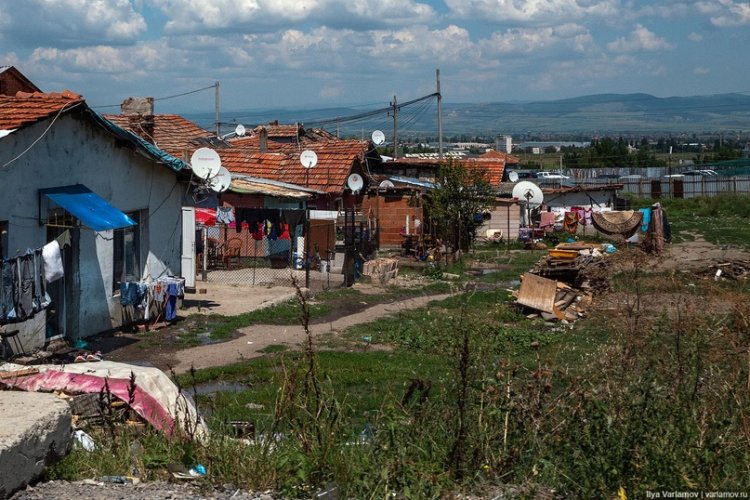 Кварталы цыган в Болгарии становятся очагами COVID-19