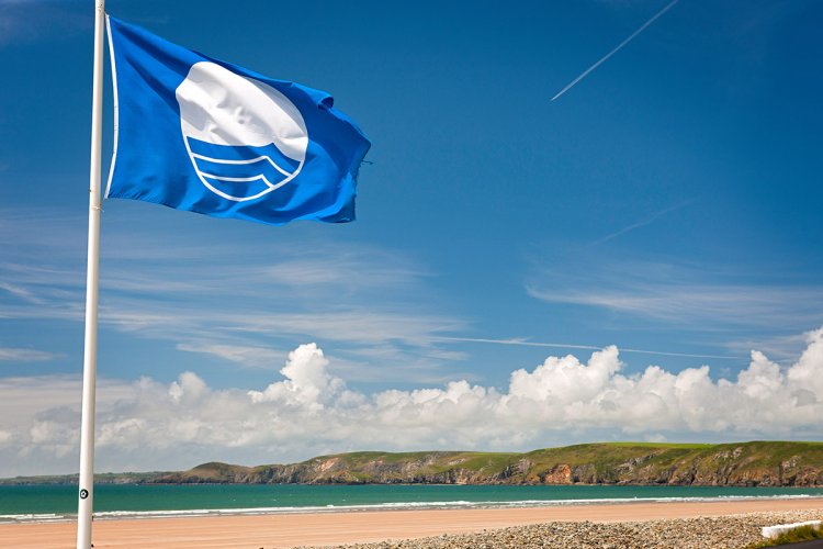 15-ти болгарским пляжам присвоили „Голубой флаг“